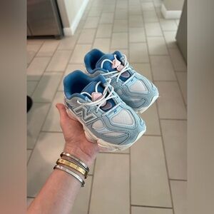 New Balance Sneakers Blue and Pink 9060 size 7